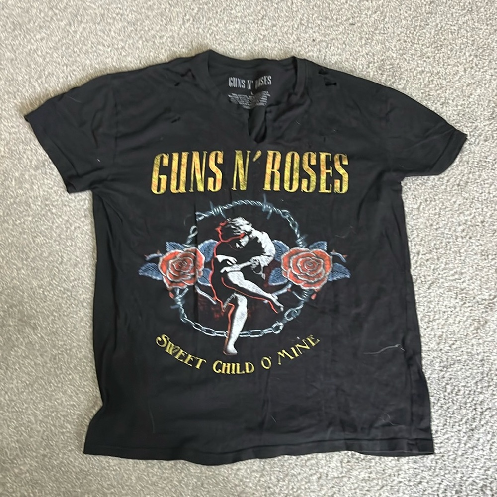 Guns and roses t-shirt